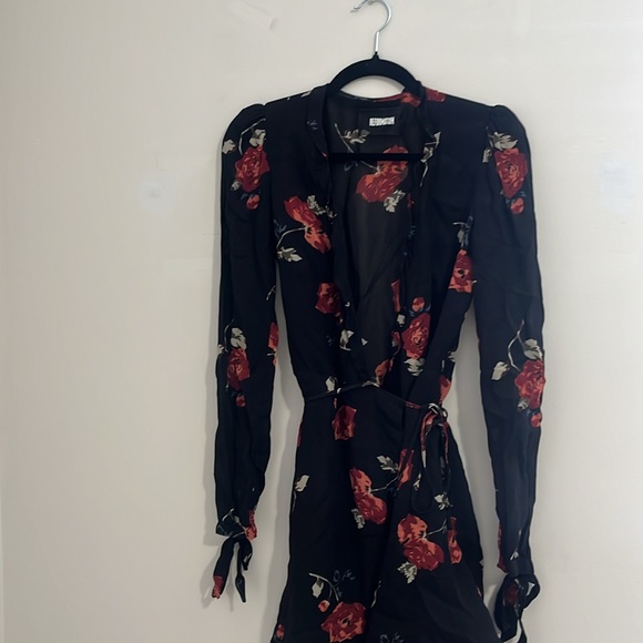 Reformation Delta Flower Wrap Dress - Picture 5 of 11